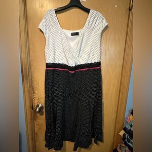 Igigi Plus Size 18/20 Polka Dot Midi Dress Black White Pink Belt Stretch Knit EU